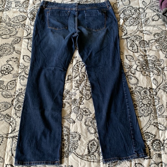 Jeans - Curvy Fit - Boot Cut - Mossimo - Picture 3 of 4